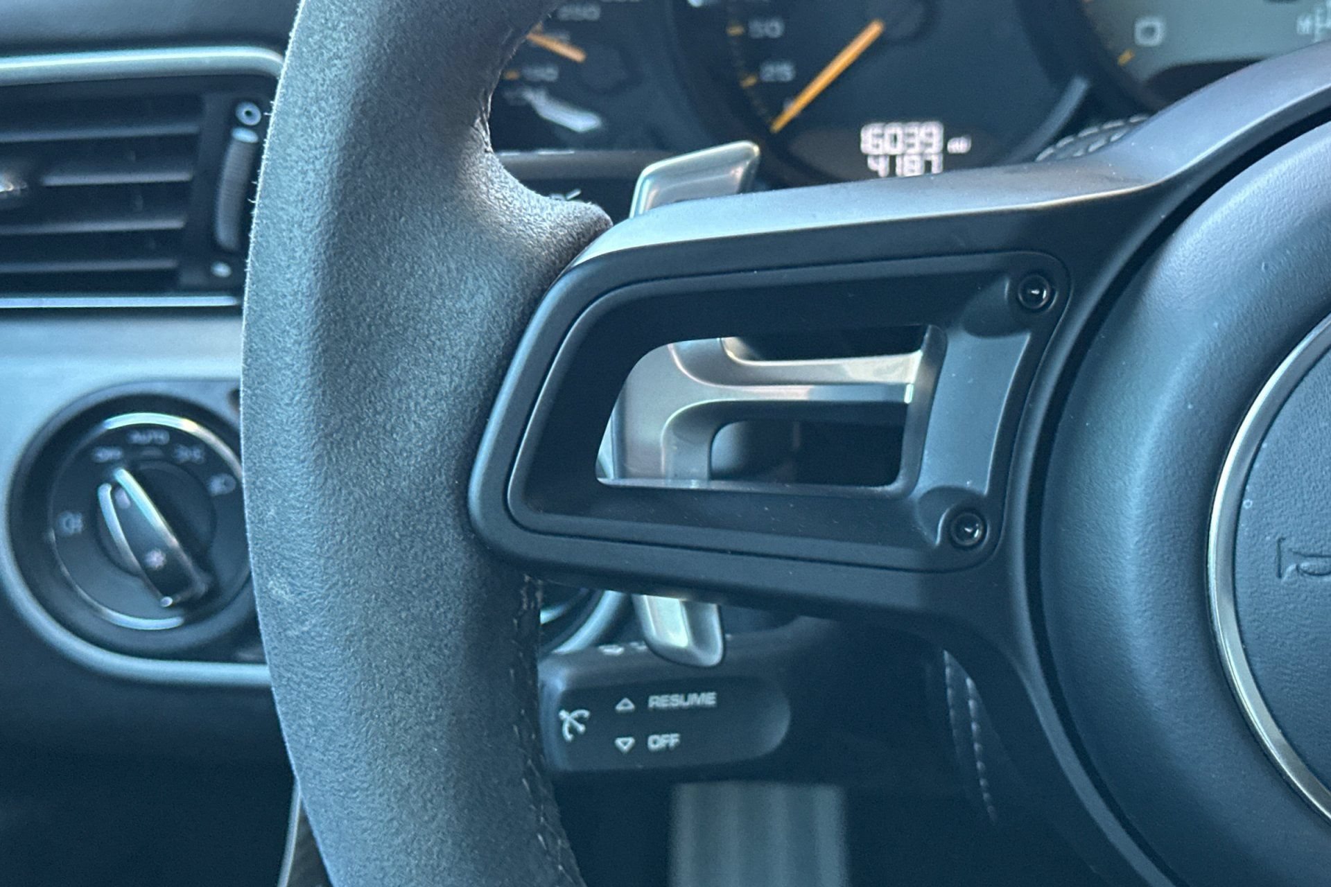 Used 2018 Porsche 911 GT3 RWD image 28