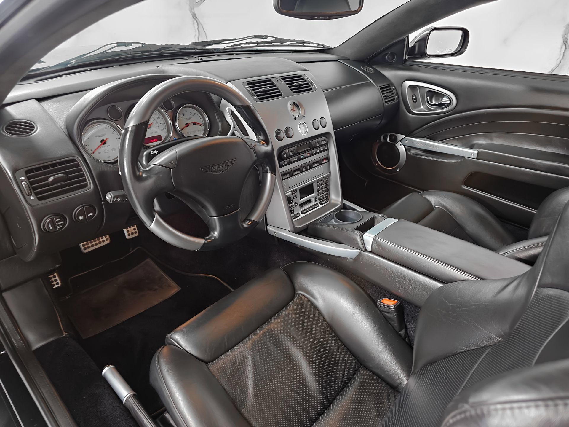 Used 2004 Aston Martin Vanquish RWD image 32