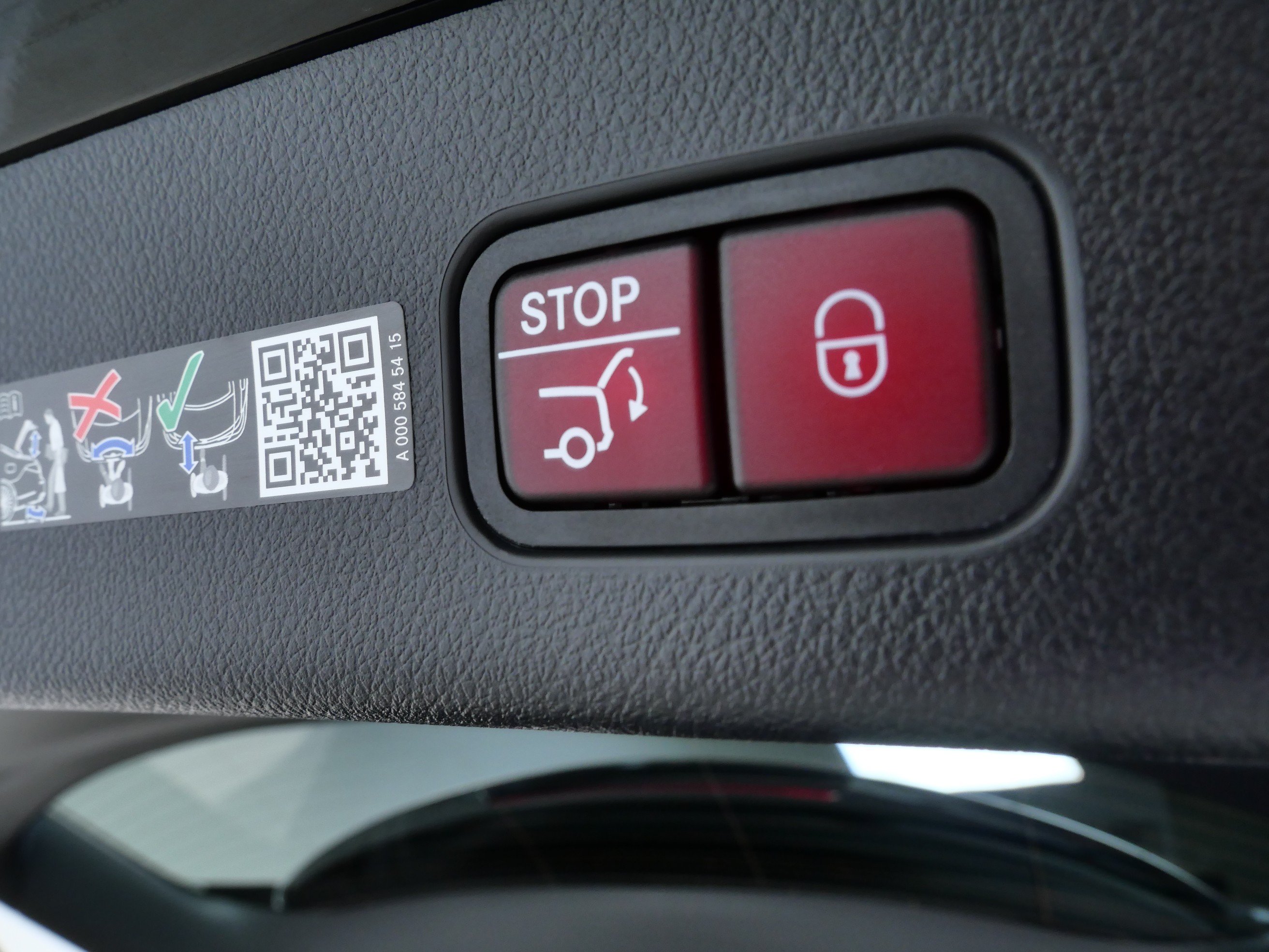 Certified 2026 Mercedes-Benz GLC 300 4MATIC image 8