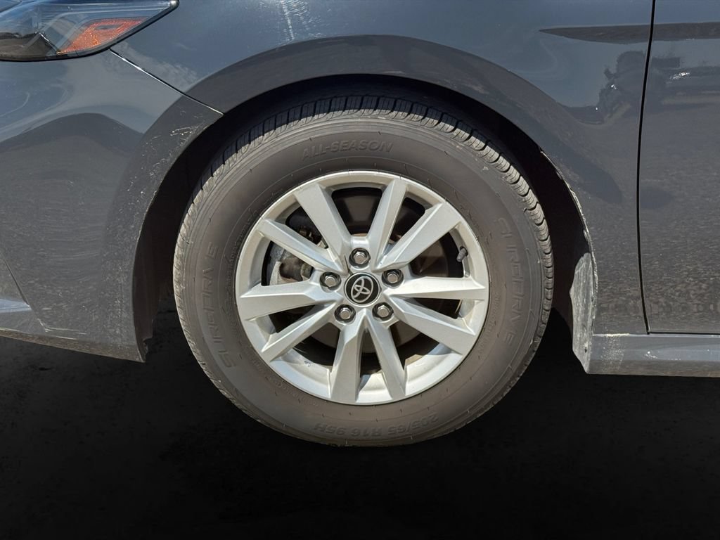 Used 2025 Toyota Camry LE FWD image 12