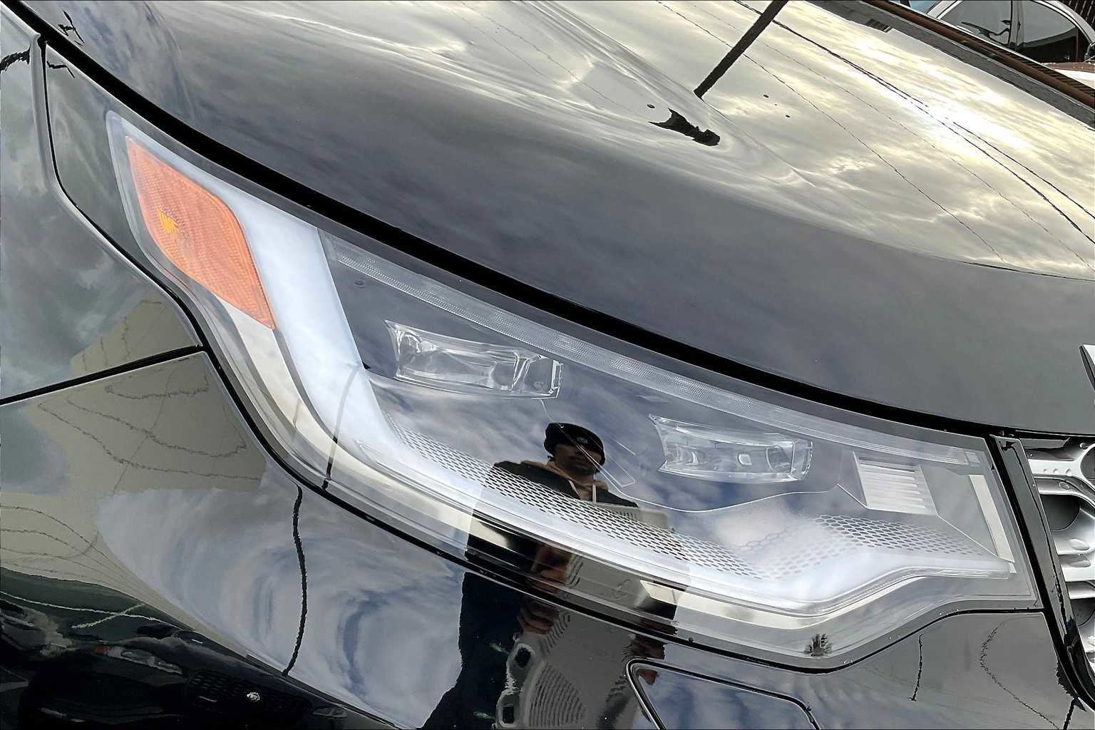 New 2025 Land Rover Discovery Metropolitan Edition image 33