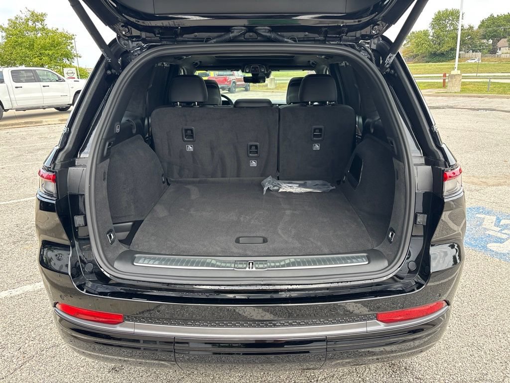 New 2027 Jeep Grand Cherokee Summit AWD/4WD image 15