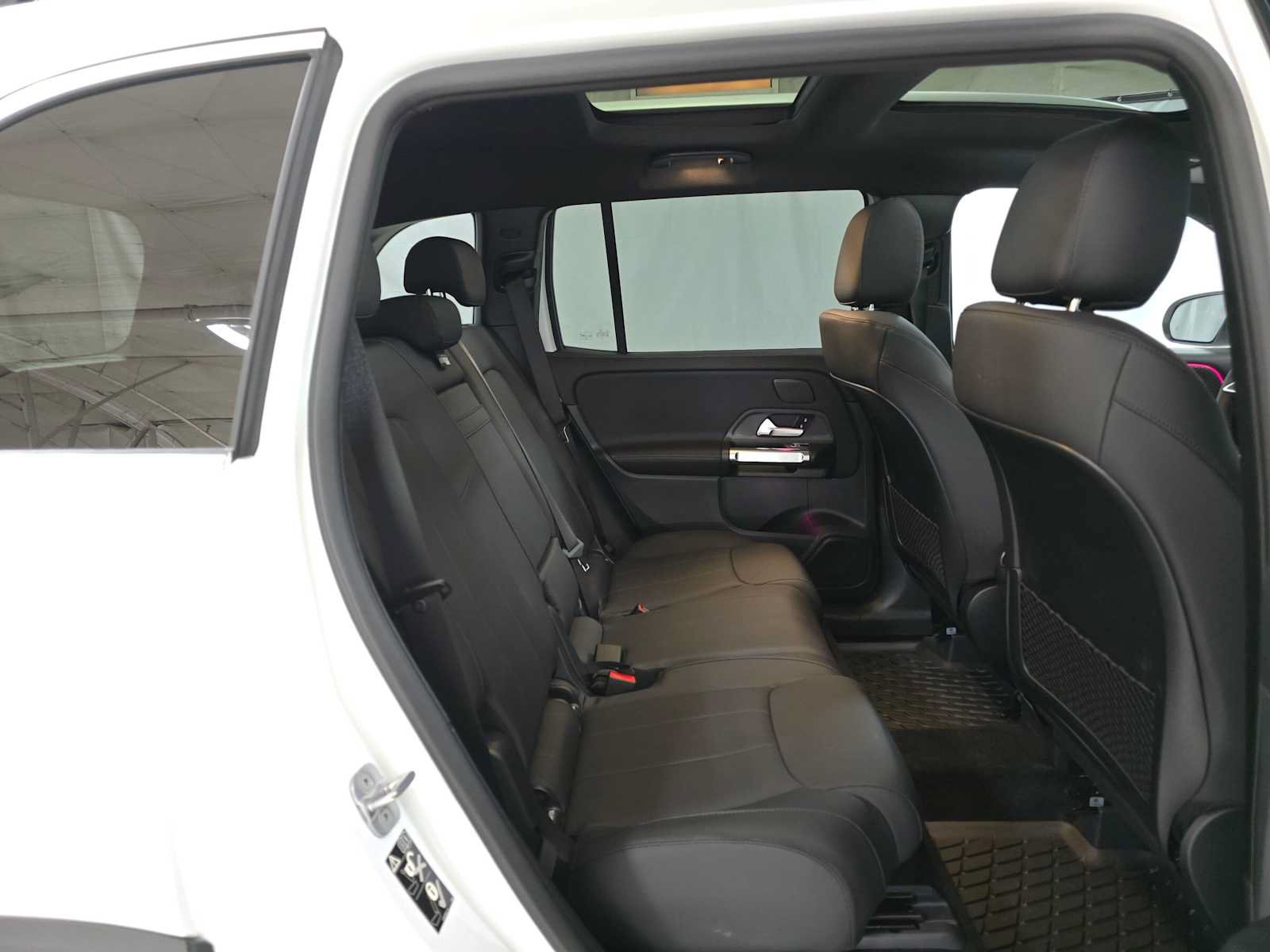 Used 2026 Mercedes-Benz GLB 250 4MATIC image 12