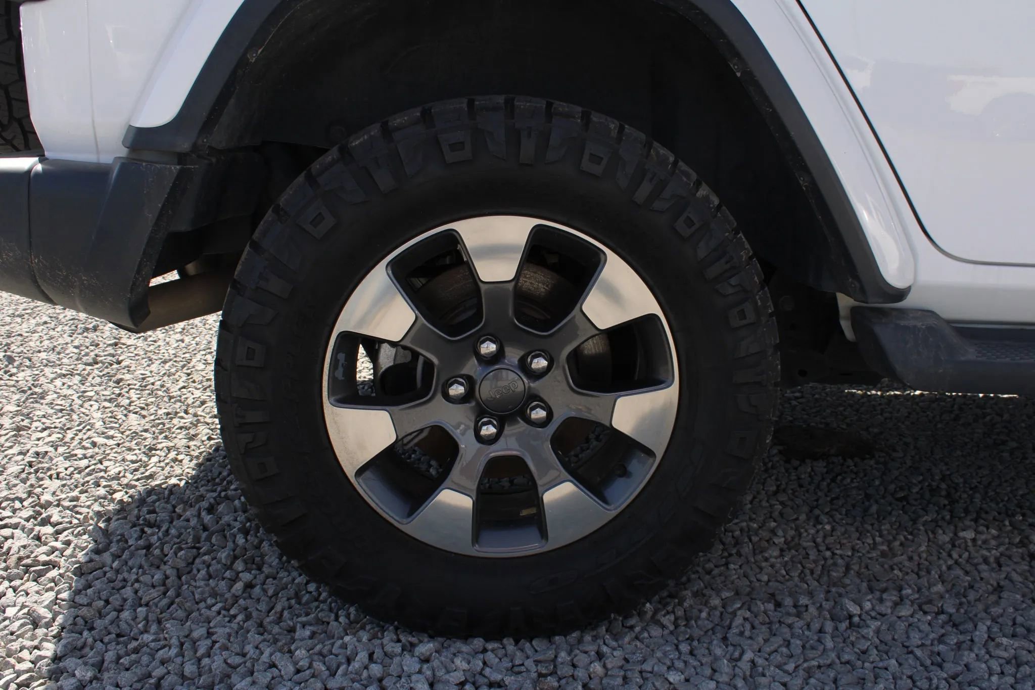 Used 2018 Jeep Wrangler Unlimited Sahara image 7