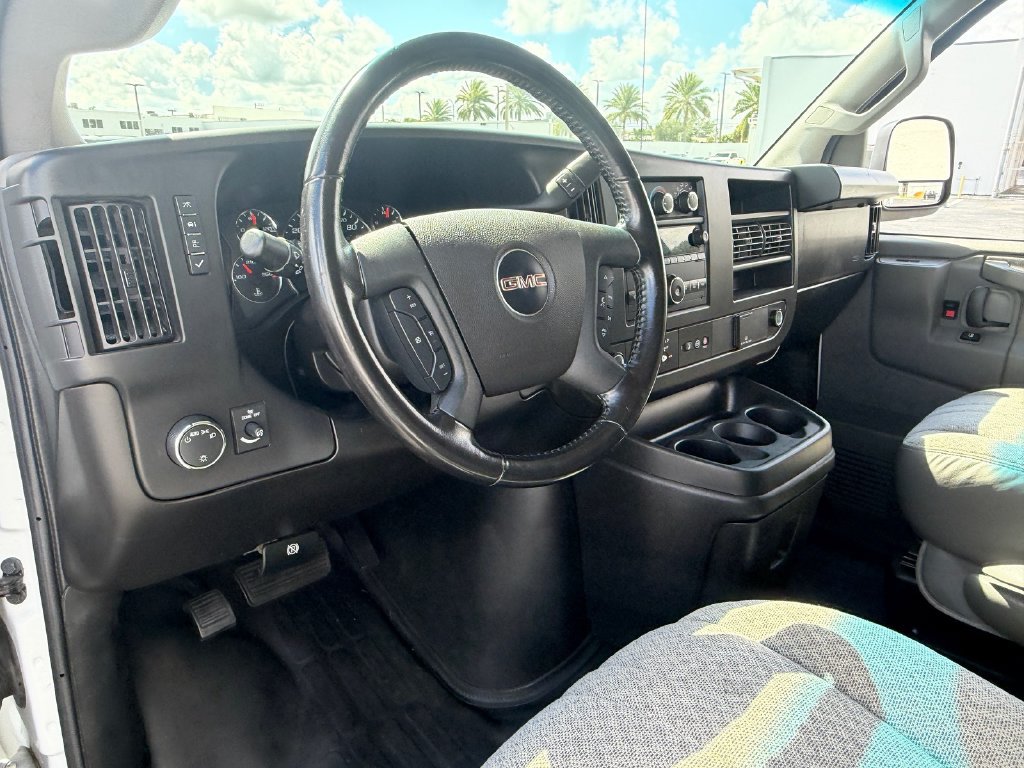 Used 2023 GMC Savana 3500 LS w/ Chrome Appearance Package RWD image 10