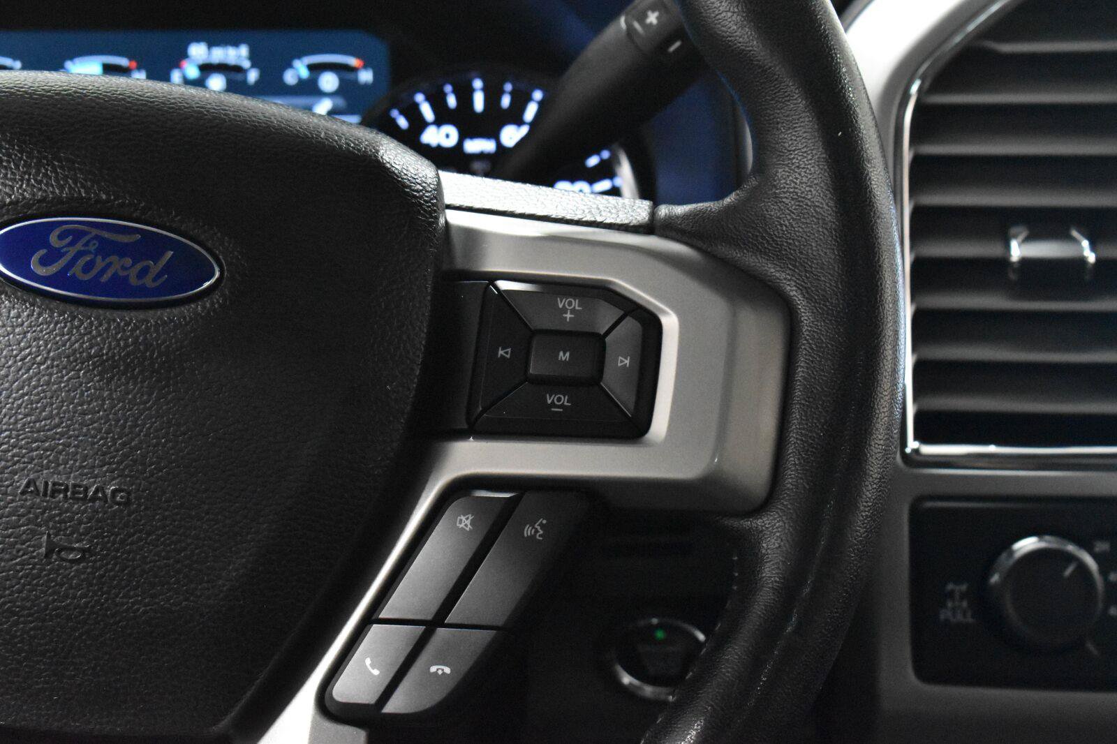 Used 2017 Ford F250 Lariat w/ Lariat Ultimate Package AWD/4WD image 11