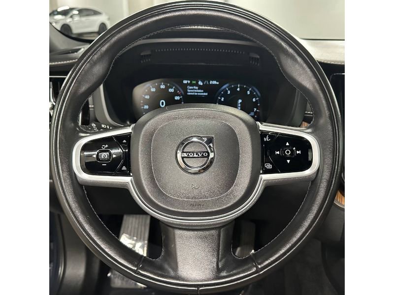 Used 2021 Volvo XC60 T5 Inscription image 23