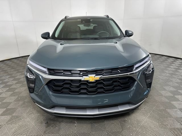 Used 2025 Chevrolet Trax LT image 8