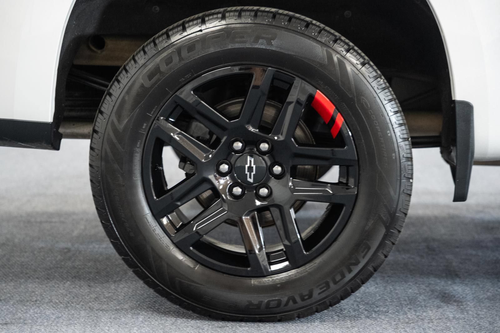 Used 2022 Chevrolet Silverado 1500 RST w/ Redline Edition AWD/4WD image 14