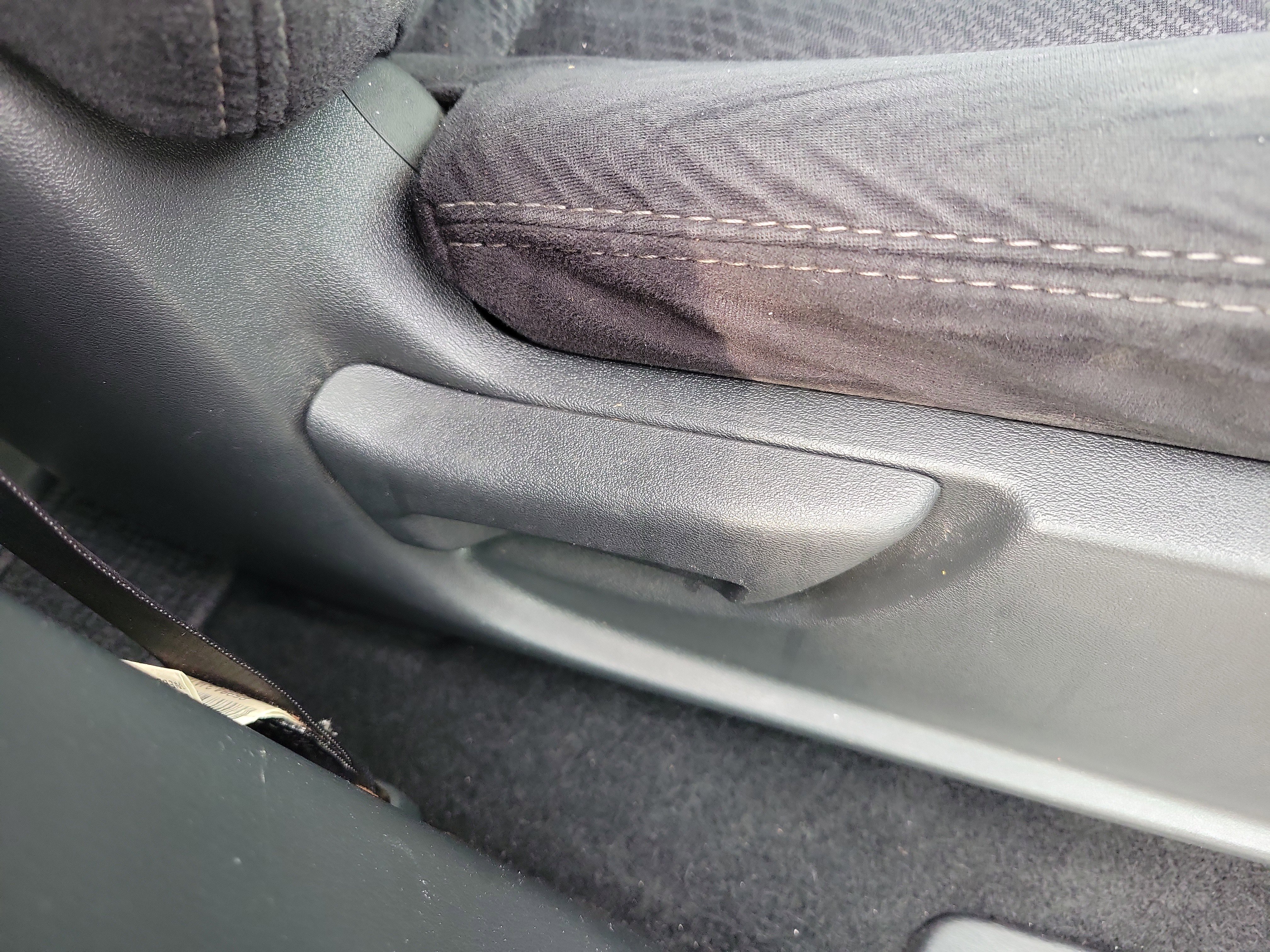 Used 2013 Nissan Pathfinder SV image 9