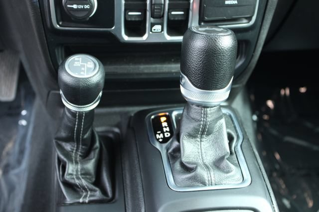 Used 2024 Jeep Wrangler Unlimited Sahara AWD/4WD image 17