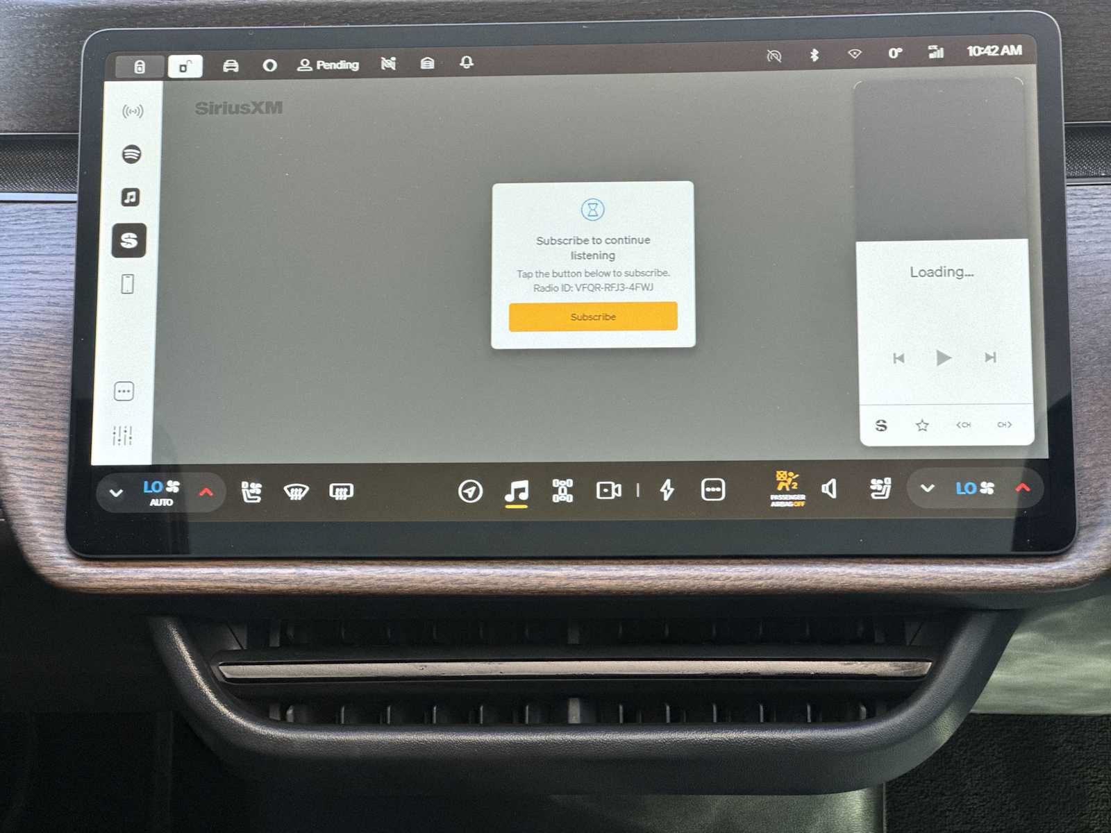 Used 2025 Rivian R1S Premium AWD/4WD image 19
