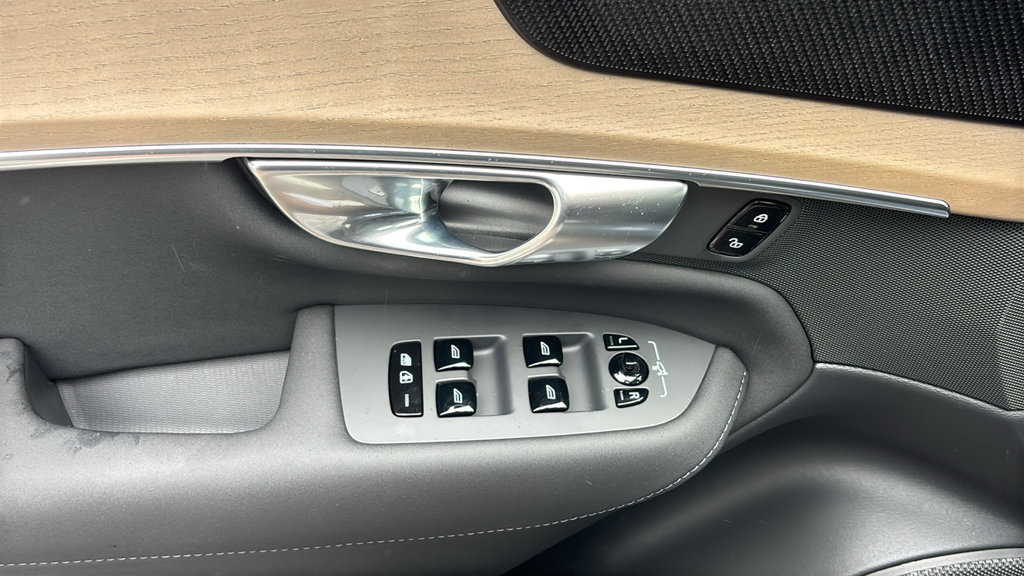 New 2027 Volvo XC90 T8 Plus AWD/4WD image 14