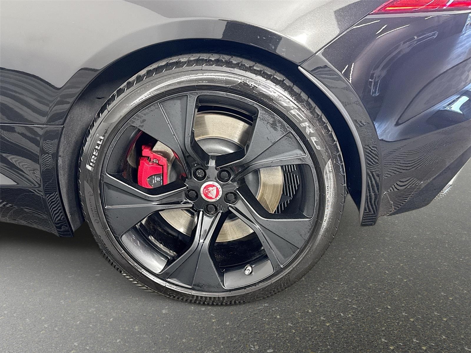 Used 2022 Jaguar F-TYPE Coupe RWD image 26