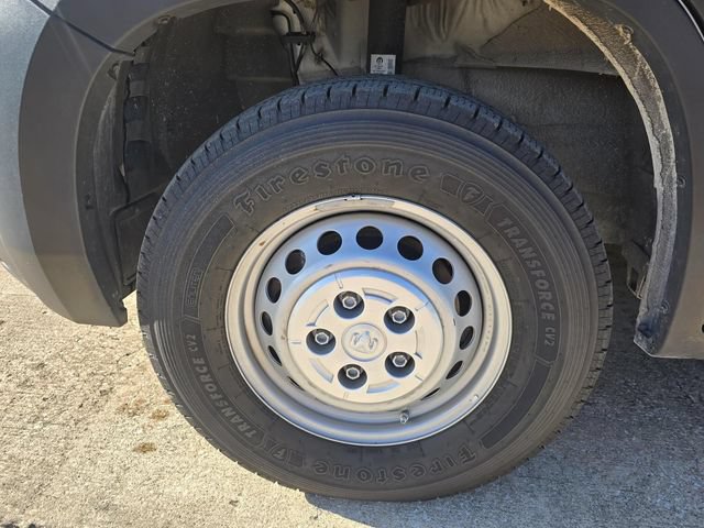 Used 2025 RAM ProMaster 2500 w/ Convenience Group FWD image 9