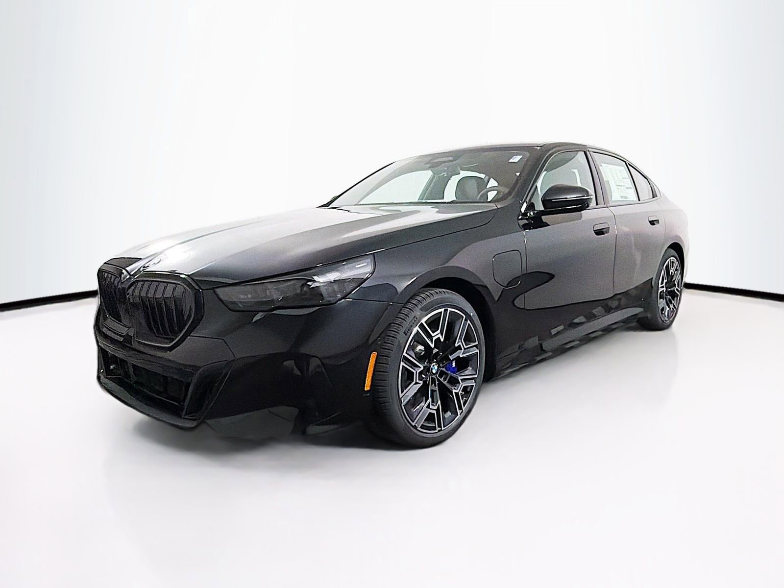New 2027 BMW 550e xDrive AWD/4WD image 3