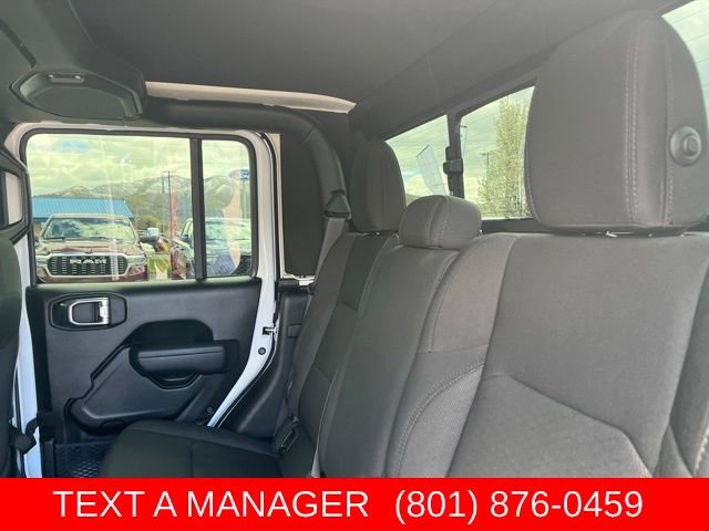 Used 2023 Jeep Gladiator Sport AWD/4WD image 17