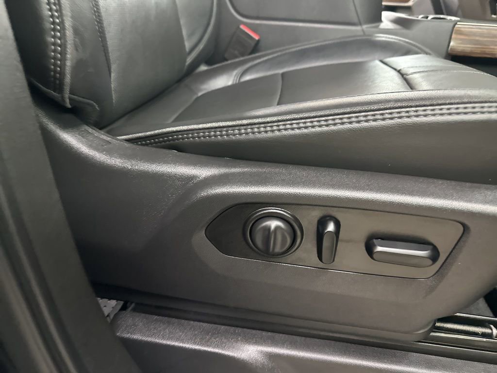 Certified 2020 Chevrolet Silverado 1500 High Country w/ Technology Package image 20