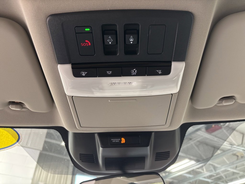 Used 2023 Nissan Rogue SV w/ SV Premium Package image 16