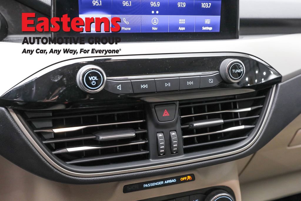 Used 2022 Ford Escape SE w/ Cold Weather Package image 20