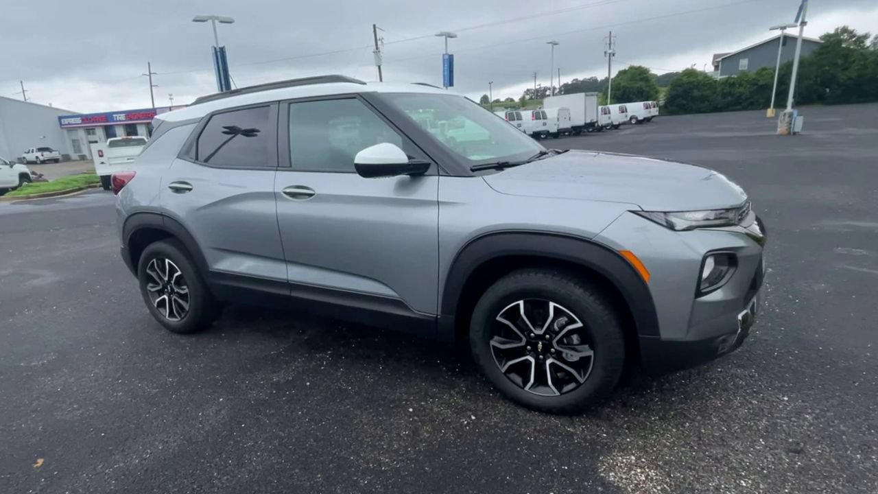 Used 2023 Chevrolet TrailBlazer ACTIV w/ Sun and Liftgate Package AWD/4WD image 2