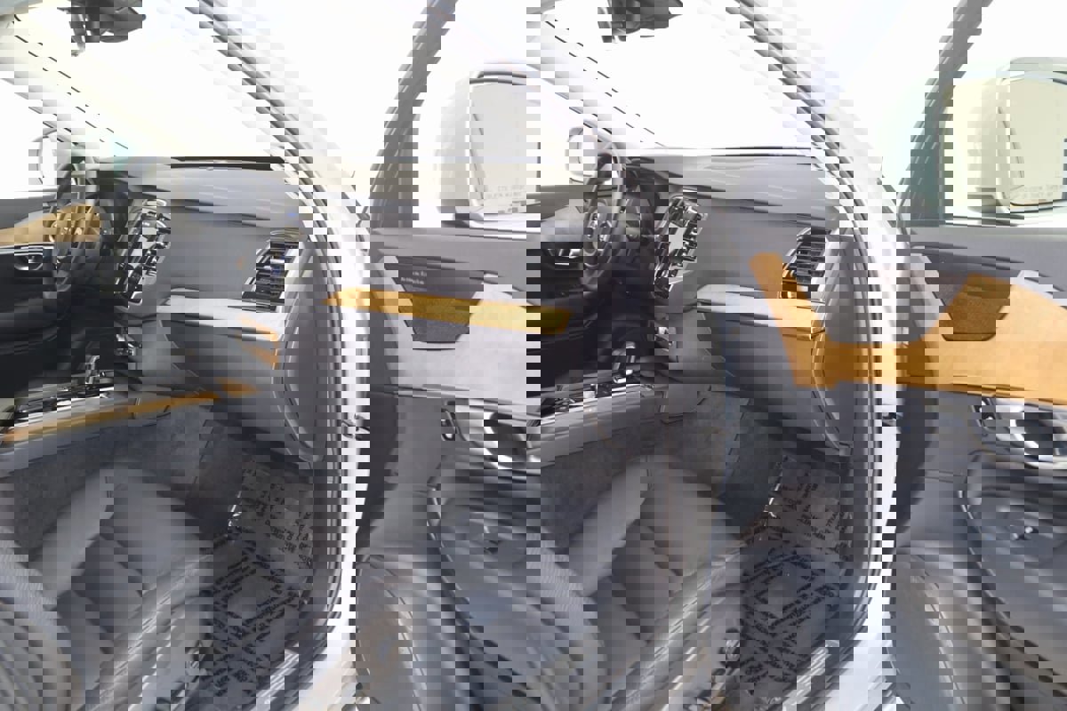 Used 2024 Volvo XC90 B5 Plus image 46