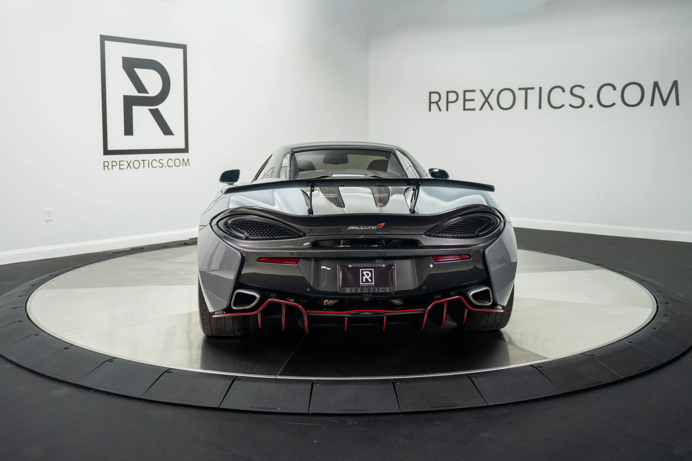 Used 2018 McLaren 570S Spider image 10