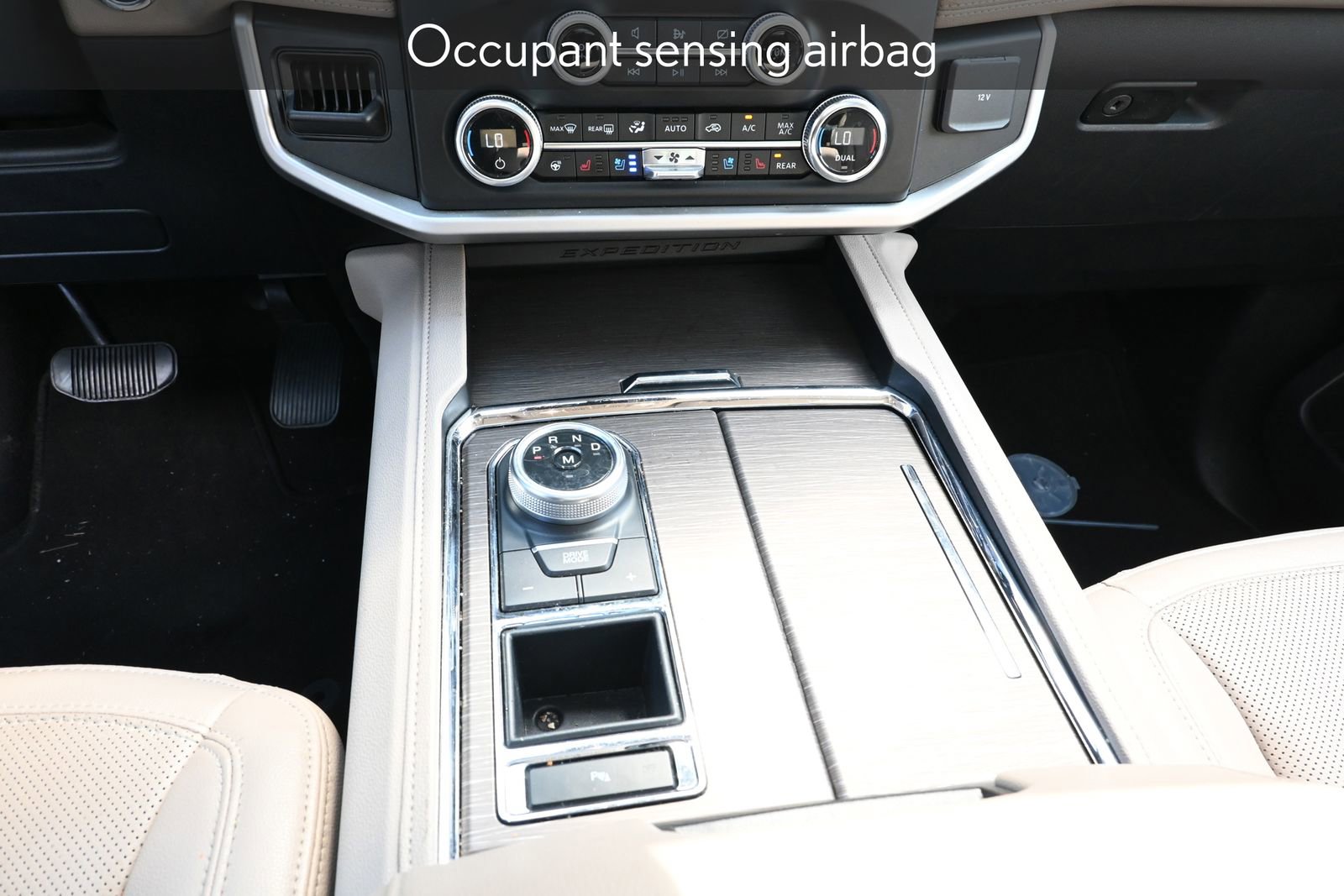 Used 2024 Ford Expedition Limited image 26