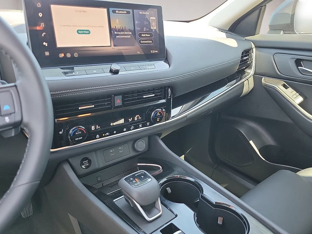 Used 2025 Nissan Rogue SL AWD/4WD image 20