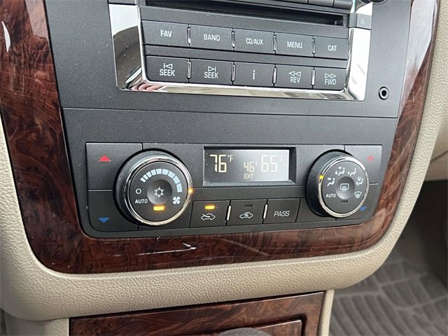 Used 2007 Cadillac DTS Luxury I w/ Sun And Sound Package image 25