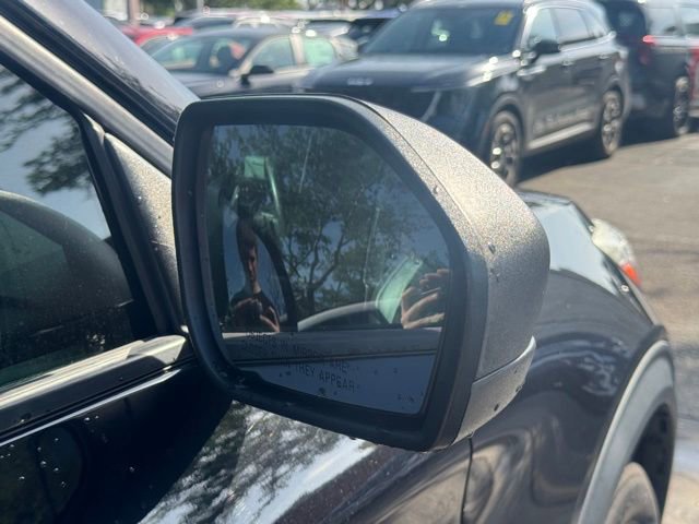 Used 2021 Ford Explorer XLT w/ Equipment Group 202A image 6