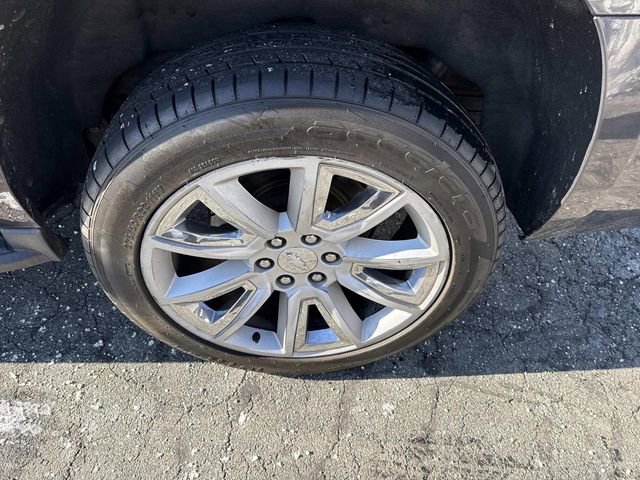 Used 2018 Chevrolet Suburban LT image 17