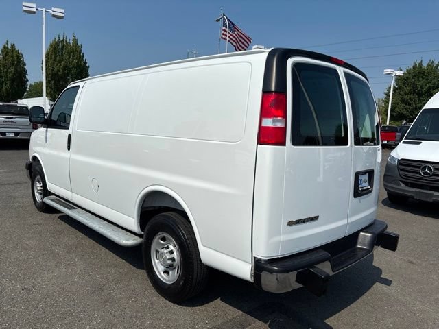 Used 2025 Chevrolet Express 2500 w/ Driver Convenience Package RWD image 3