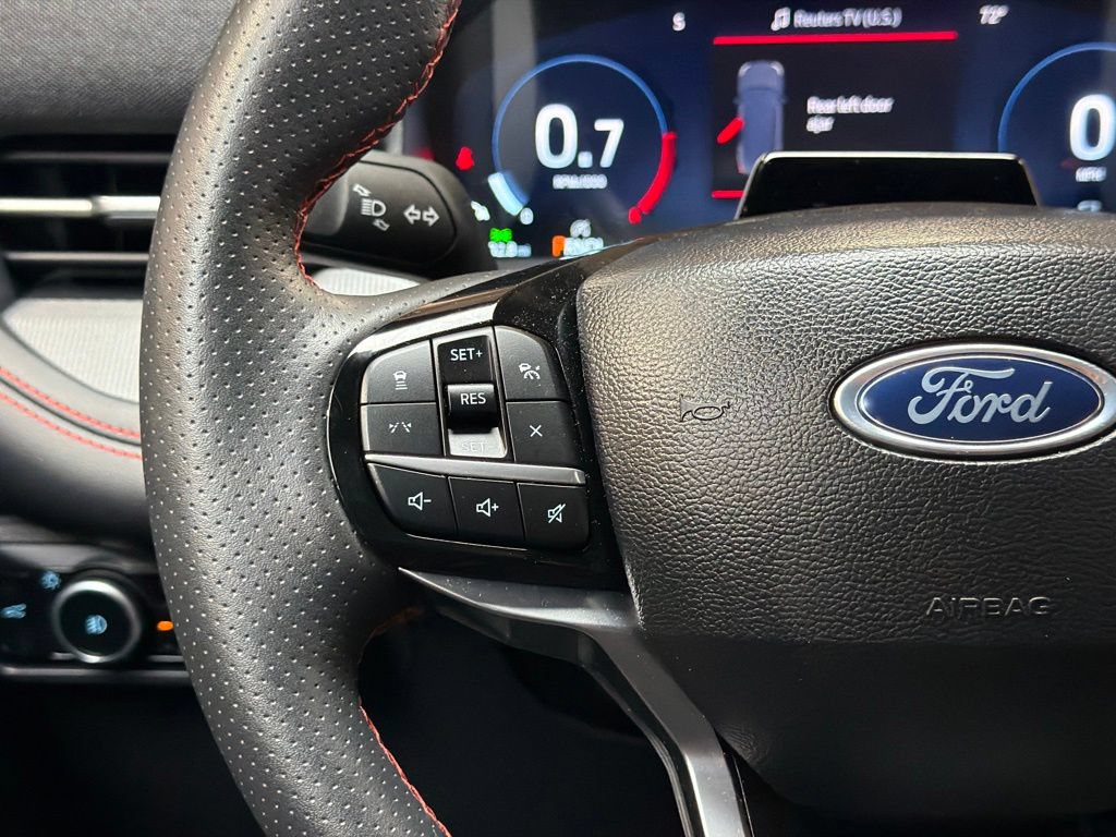 Used 2025 Ford Explorer ST-Line w/ ST-Line Street Pack AWD/4WD image 19