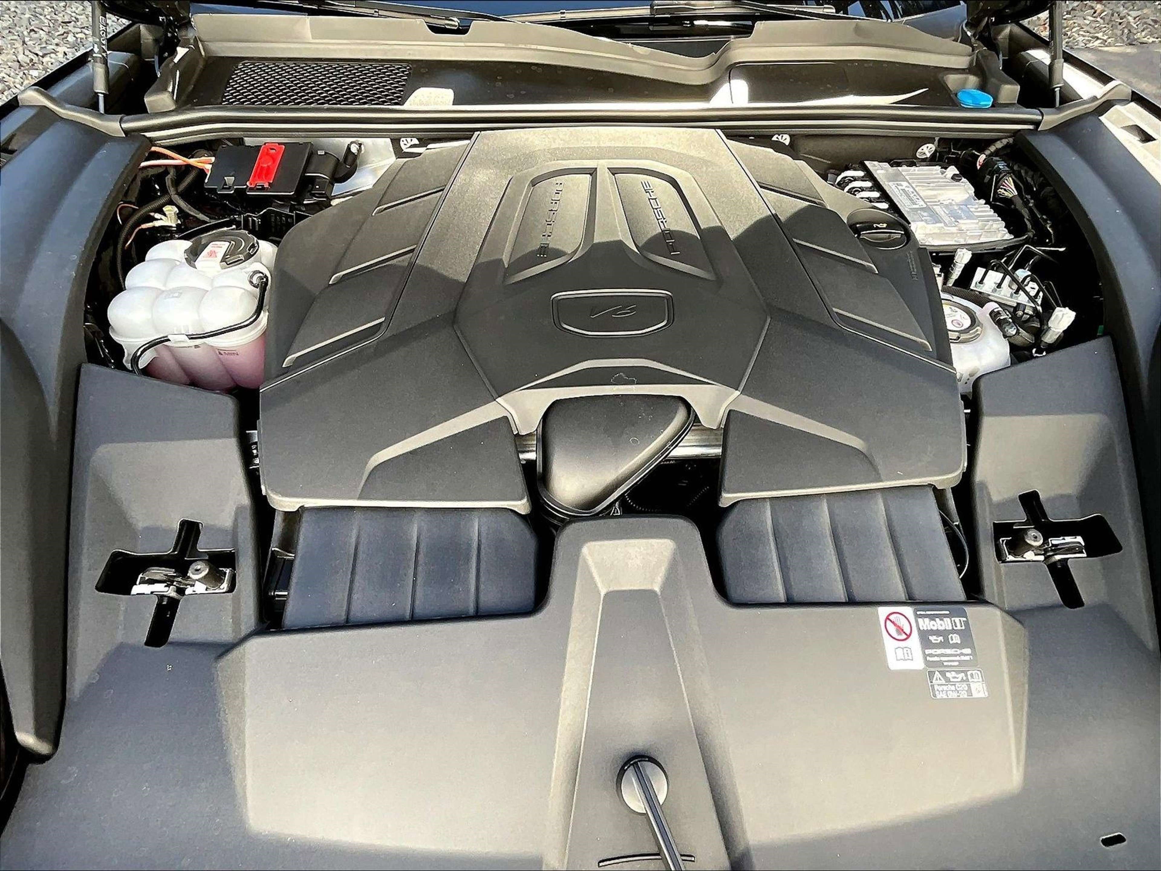 New 2026 Porsche Cayenne E-Hybrid image 12