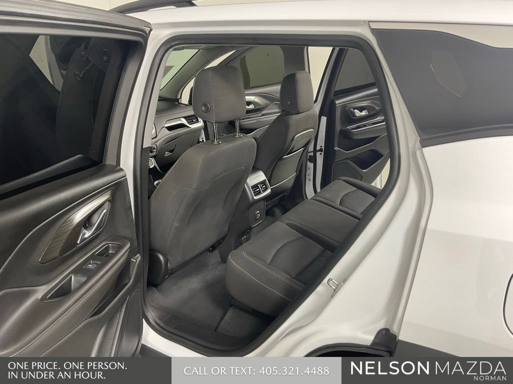 Used 2022 GMC Terrain SLE w/ Driver Convenience Package FWD image 12
