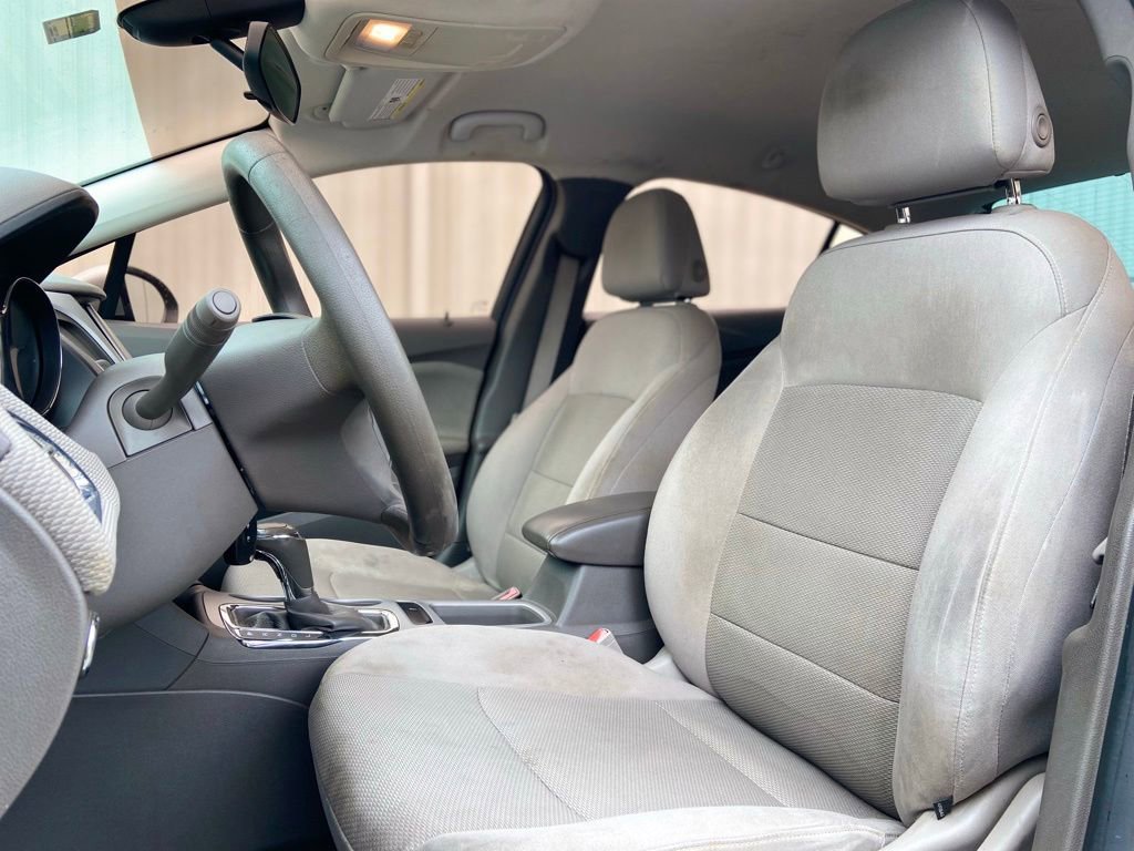 Used 2017 Chevrolet Cruze LS FWD image 15