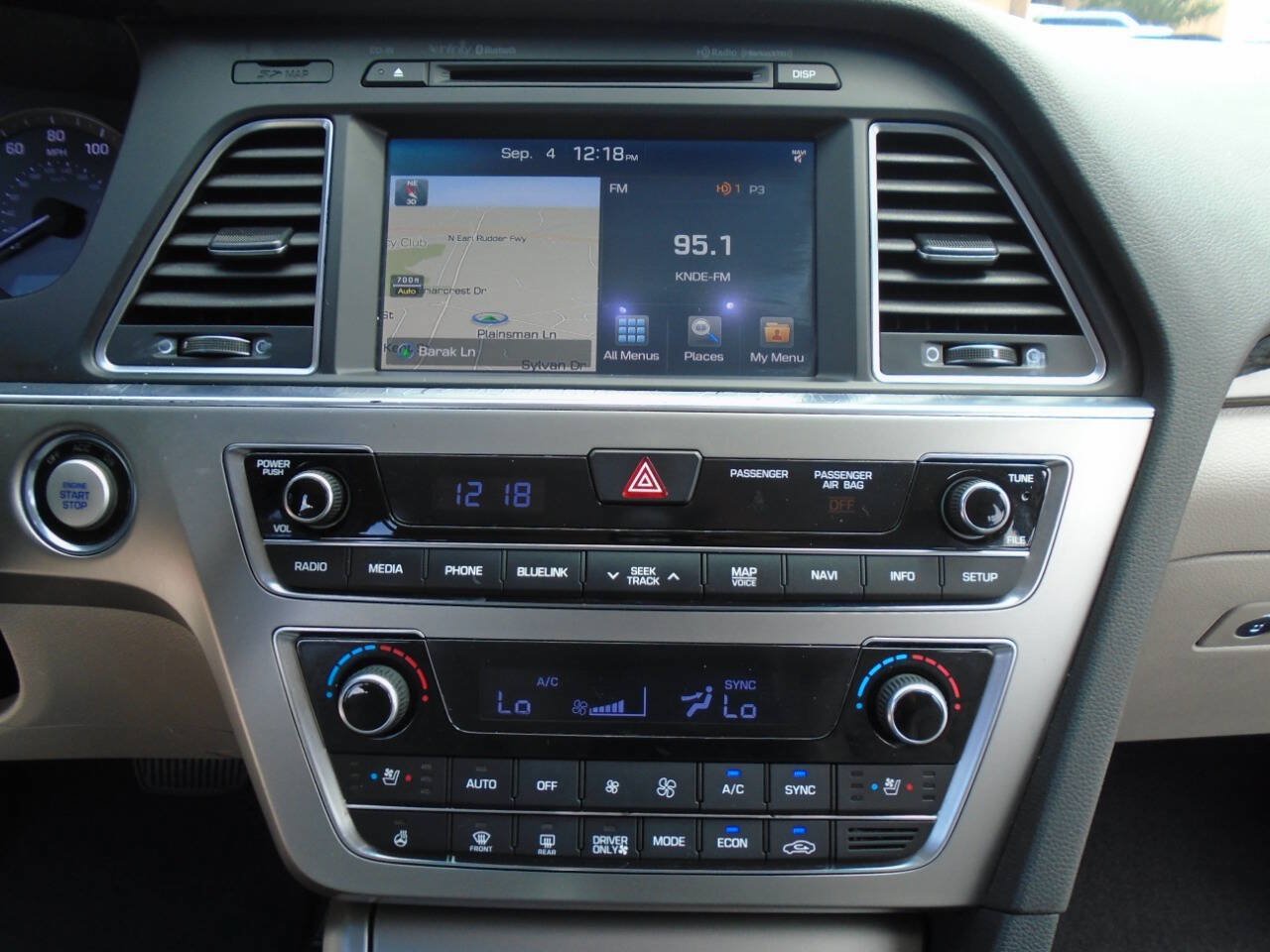 Used 2016 Hyundai Sonata Limited w/ Option Group 02 FWD image 14