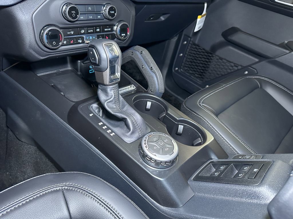 New 2025 Ford Bronco Outer Banks w/ Sasquatch Package AWD/4WD image 30