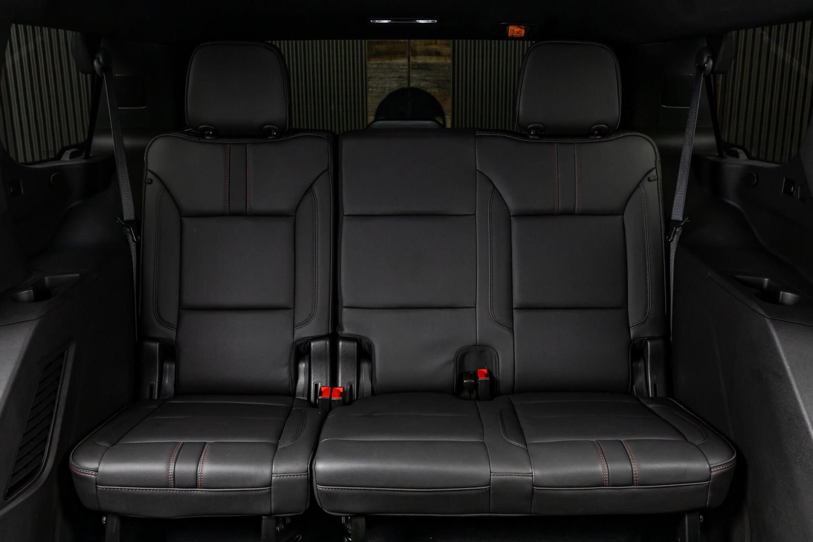 Used 2024 Chevrolet Tahoe RST w/ Luxury Package AWD/4WD image 31