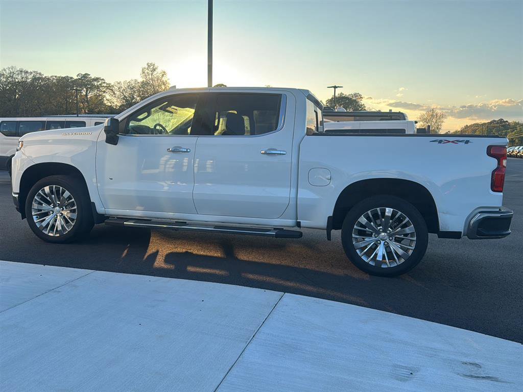 Used 2020 Chevrolet Silverado 1500 LTZ w/ LTZ Plus Package AWD/4WD image 16