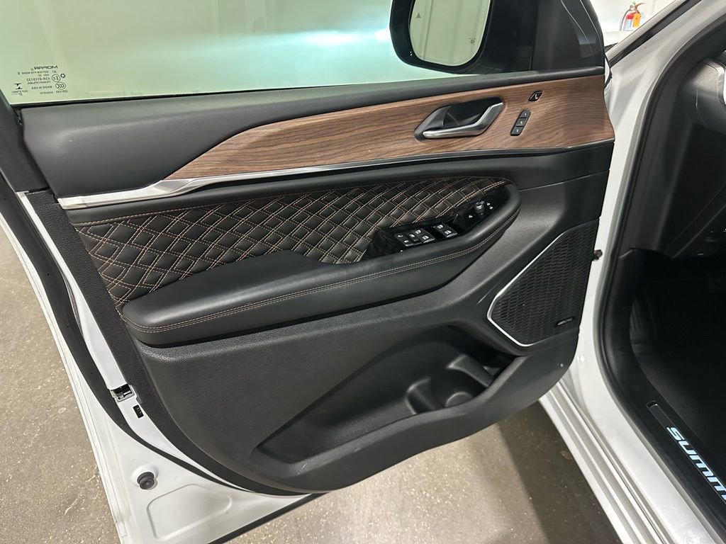 Used 2023 Jeep Grand Cherokee L Summit w/ High Altitude Package image 13