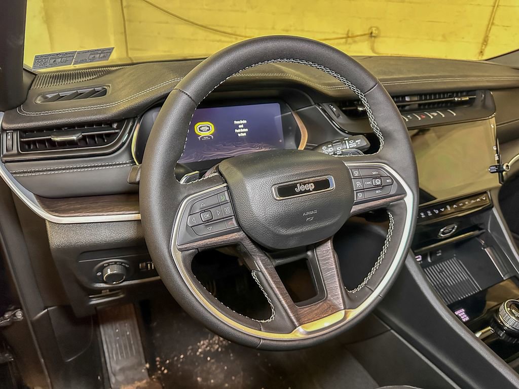 New 2026 Jeep Grand Cherokee Altitude image 20