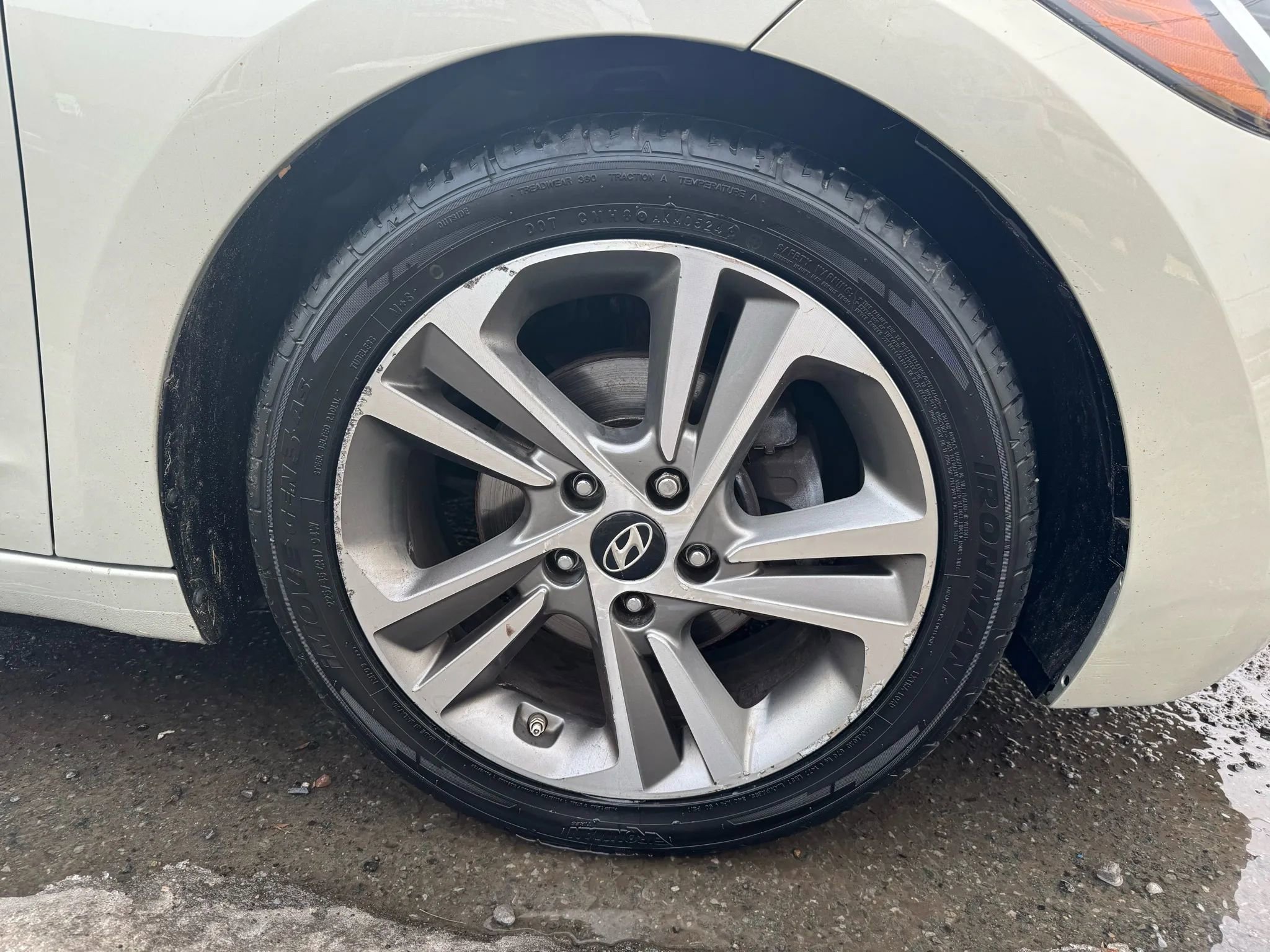 Used 2017 Hyundai Elantra Limited w/ Limited Tech Package 04 image 25