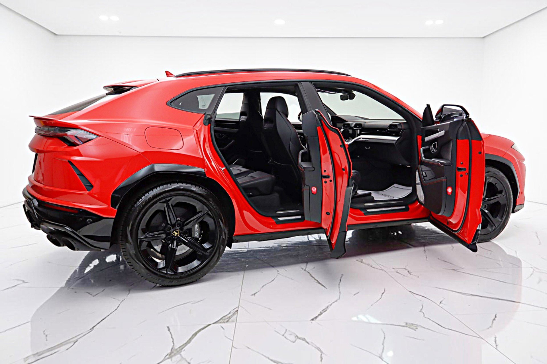 Used 2020 Lamborghini Urus AWD/4WD image 14