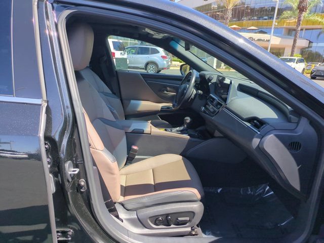 Used 2025 Lexus ES 300h w/ Premium Package FWD image 30