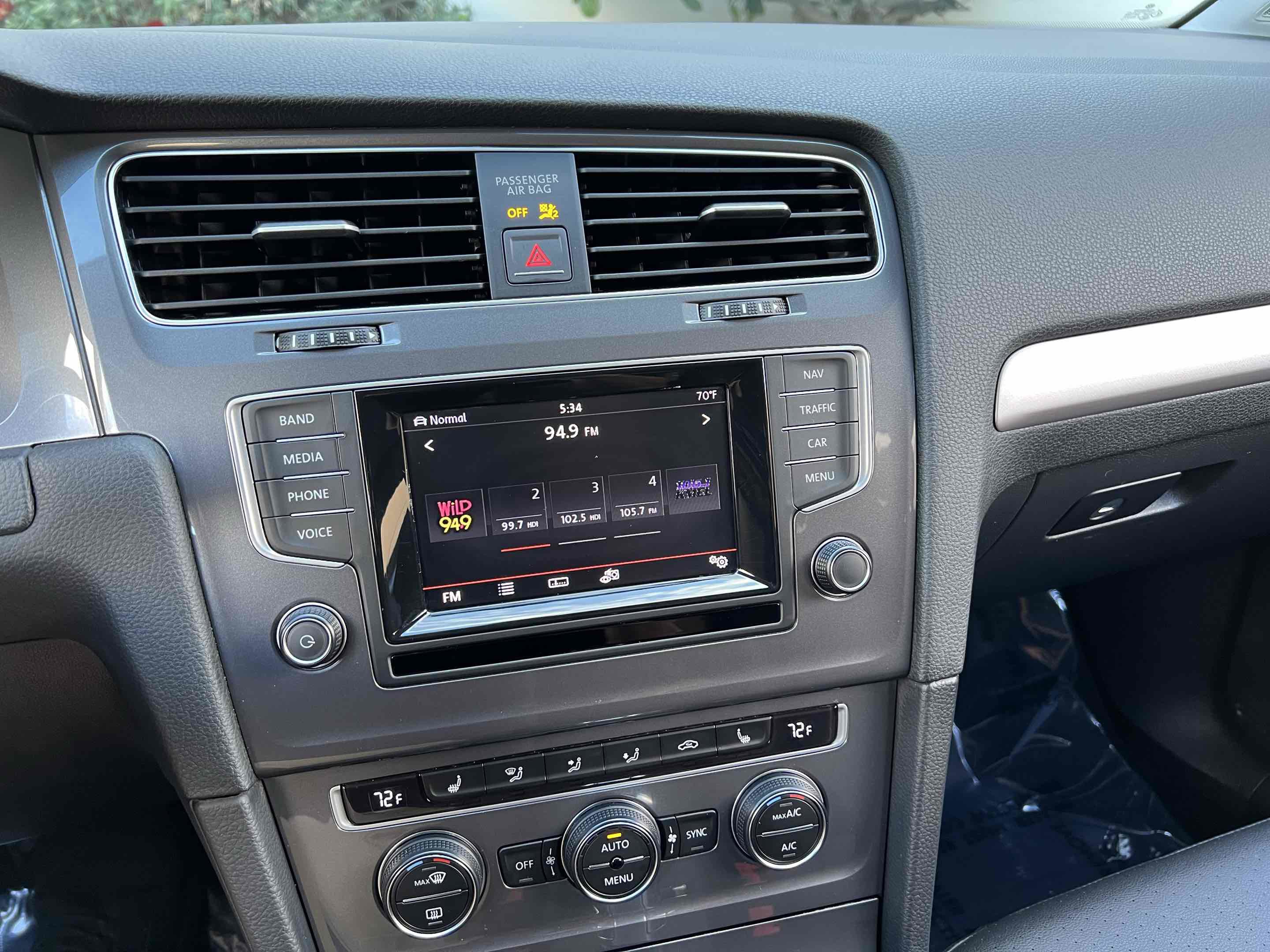 Used 2015 Volkswagen e-Golf SEL Premium FWD image 49