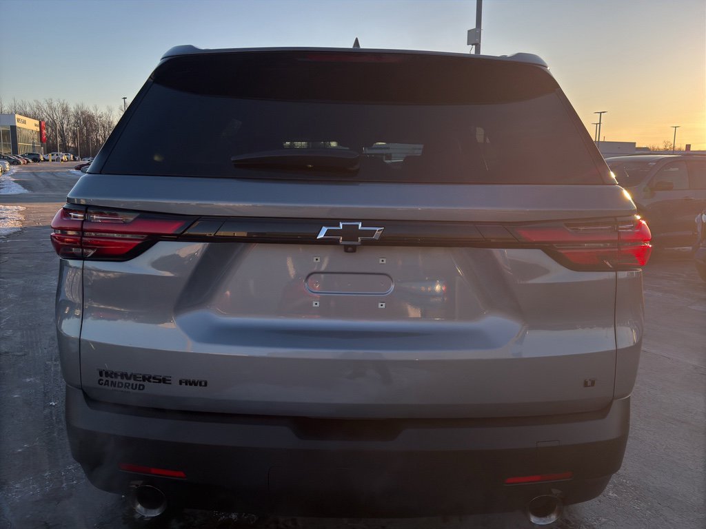 Used 2023 Chevrolet Traverse LT w/ Midnight/Sport Edition image 7