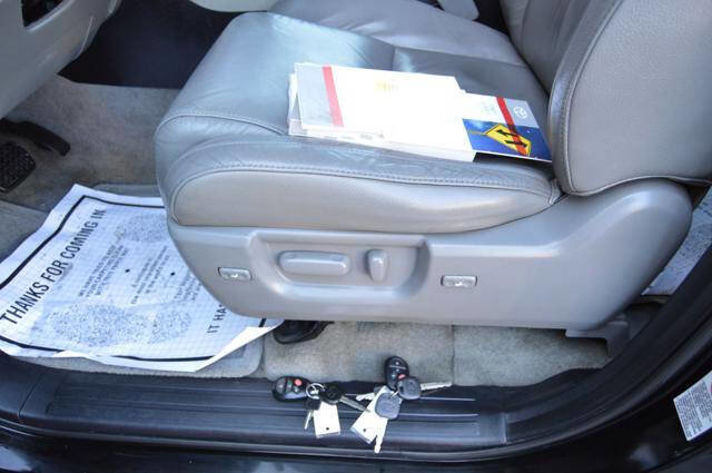 Used 2010 Toyota Sequoia Limited image 35
