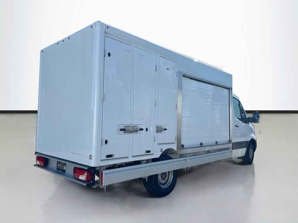 Used 2022 Mercedes-Benz Sprinter 3500 image 2